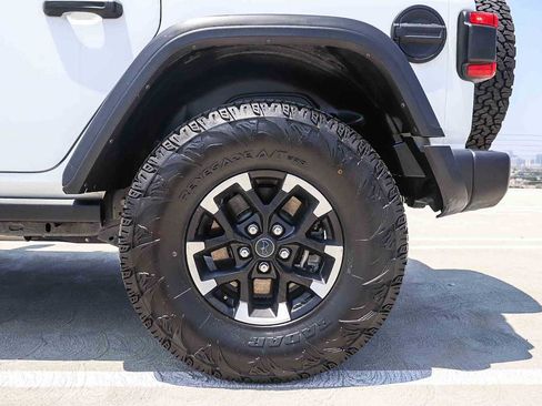 Used 2024 Jeep Wrangler Unlimited Rubicon 4xe AWD/4WD image 10