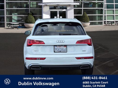 Used 2023 Audi Q5 2.0T Premium w/ Convenience Package image 5