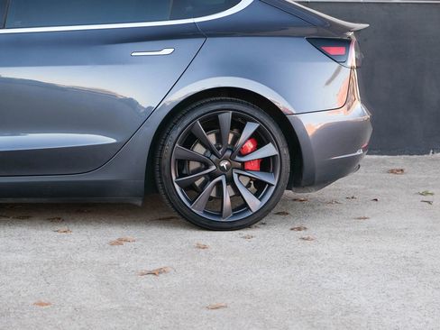 Used 2020 Tesla Model 3 Performance image 10