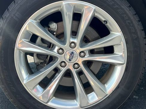 Used 2019 Ford Explorer XLT w/ Equipment Group 202A AWD/4WD image 8