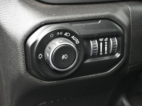 Used 2021 Jeep Wrangler Unlimited Sport AWD/4WD image 11