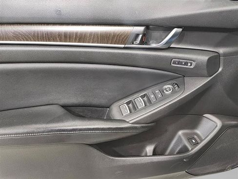 Used 2018 Honda Accord EX-L image 11