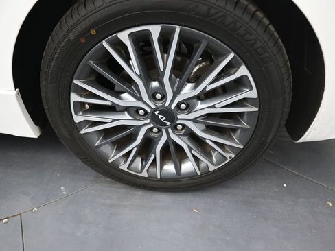Used 2023 Kia Forte GT-Line w/ GT-Line Premium Package FWD image 18