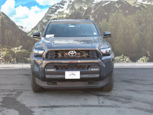 New 2026 Toyota 4Runner TRD Off-Road image 2