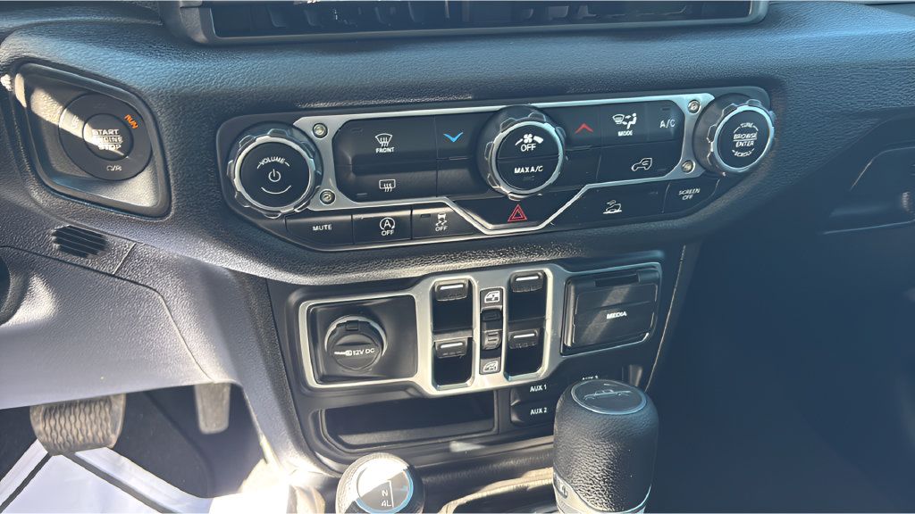 Used 2025 Jeep Gladiator Sport AWD/4WD image 33