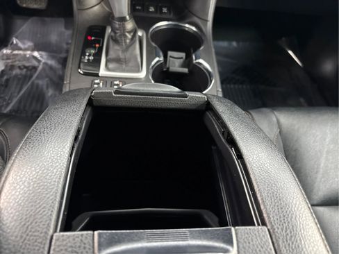 Used 2018 Toyota Highlander XLE image 22