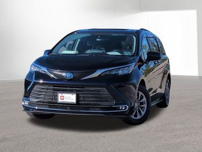 Certified 2022 Toyota Sienna XLE