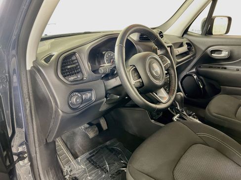 Used 2023 Jeep Renegade Altitude w/ Convenience Group I AWD/4WD image 9