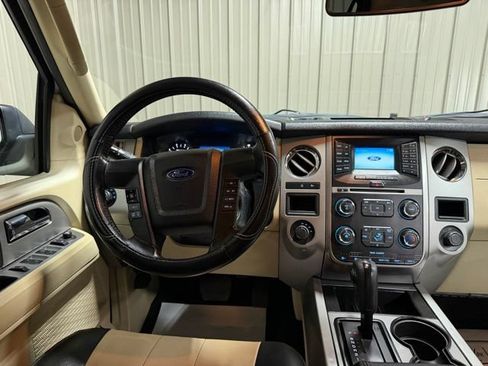 Used 2016 Ford Expedition XLT AWD/4WD image 32