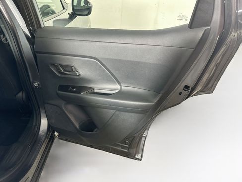 Used 2025 Nissan Kicks S AWD/4WD image 29