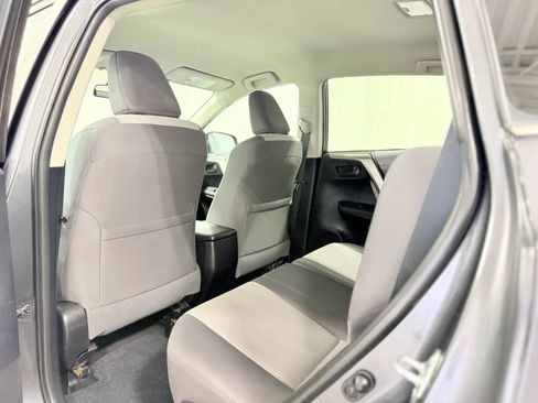 Used 2013 Toyota RAV4 LE image 36