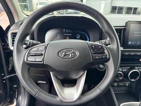 Certified 2024 Hyundai Venue SEL image 19