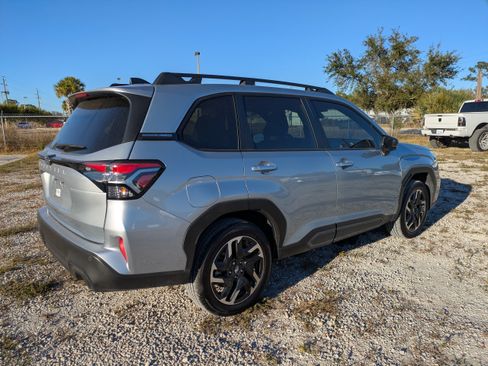 Used 2025 Subaru Forester Limited AWD/4WD image 4