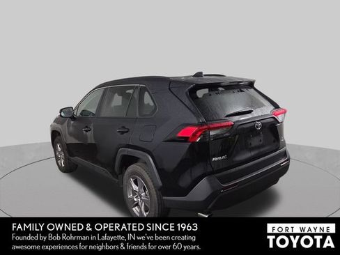 Used 2025 Toyota RAV4 XLE AWD/4WD image 9