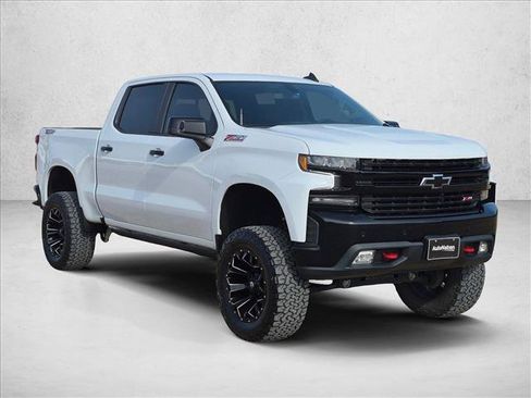 Used 2021 Chevrolet Silverado 1500 LT Trail Boss w/ Convenience Package II AWD/4WD image 3