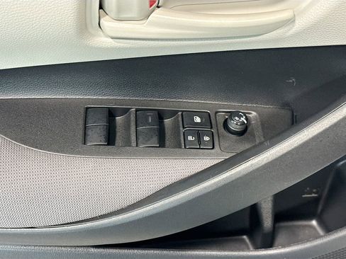 Used 2022 Toyota Corolla LE image 14