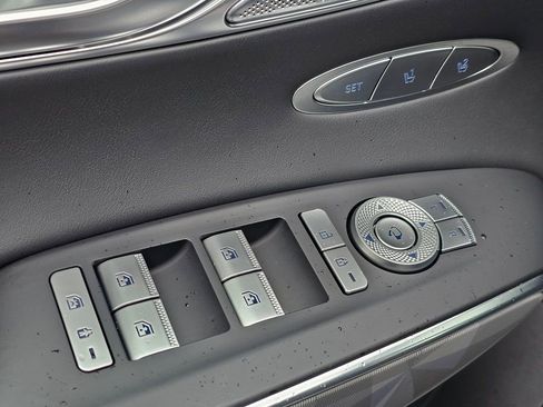 Used 2025 Genesis GV70 3.5T Sport w/ Sport Advanced Package image 32