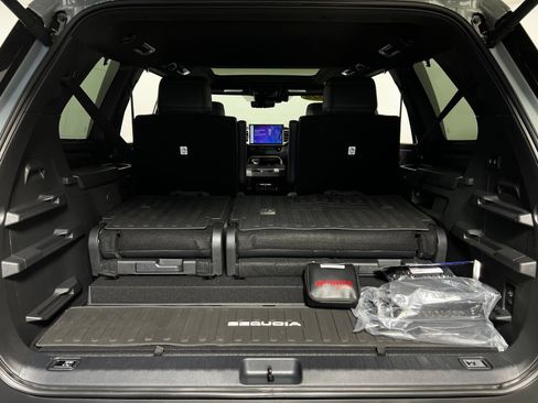 Used 2026 Toyota Sequoia Platinum AWD/4WD image 32
