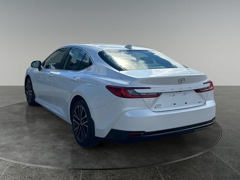 Used 2026 Toyota Camry XLE AWD/4WD image 7