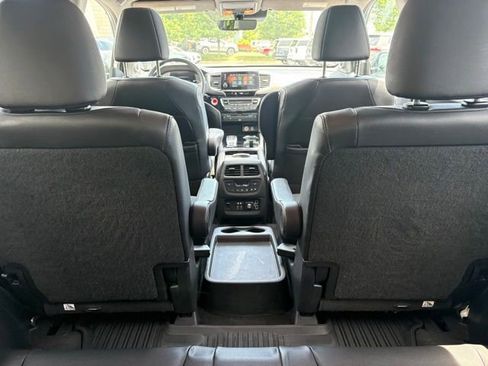 Used 2022 Honda Pilot Touring image 8