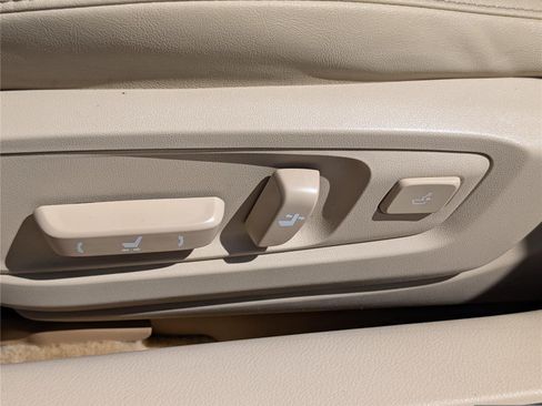 Used 2015 Lexus ES 350 w/ Premium Package FWD image 19