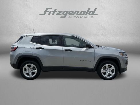 Used 2023 Jeep Compass Sport AWD/4WD image 4