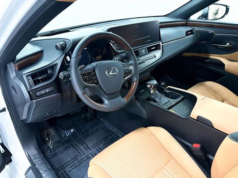 New 2025 Lexus ES 350 Ultra Luxury image 5