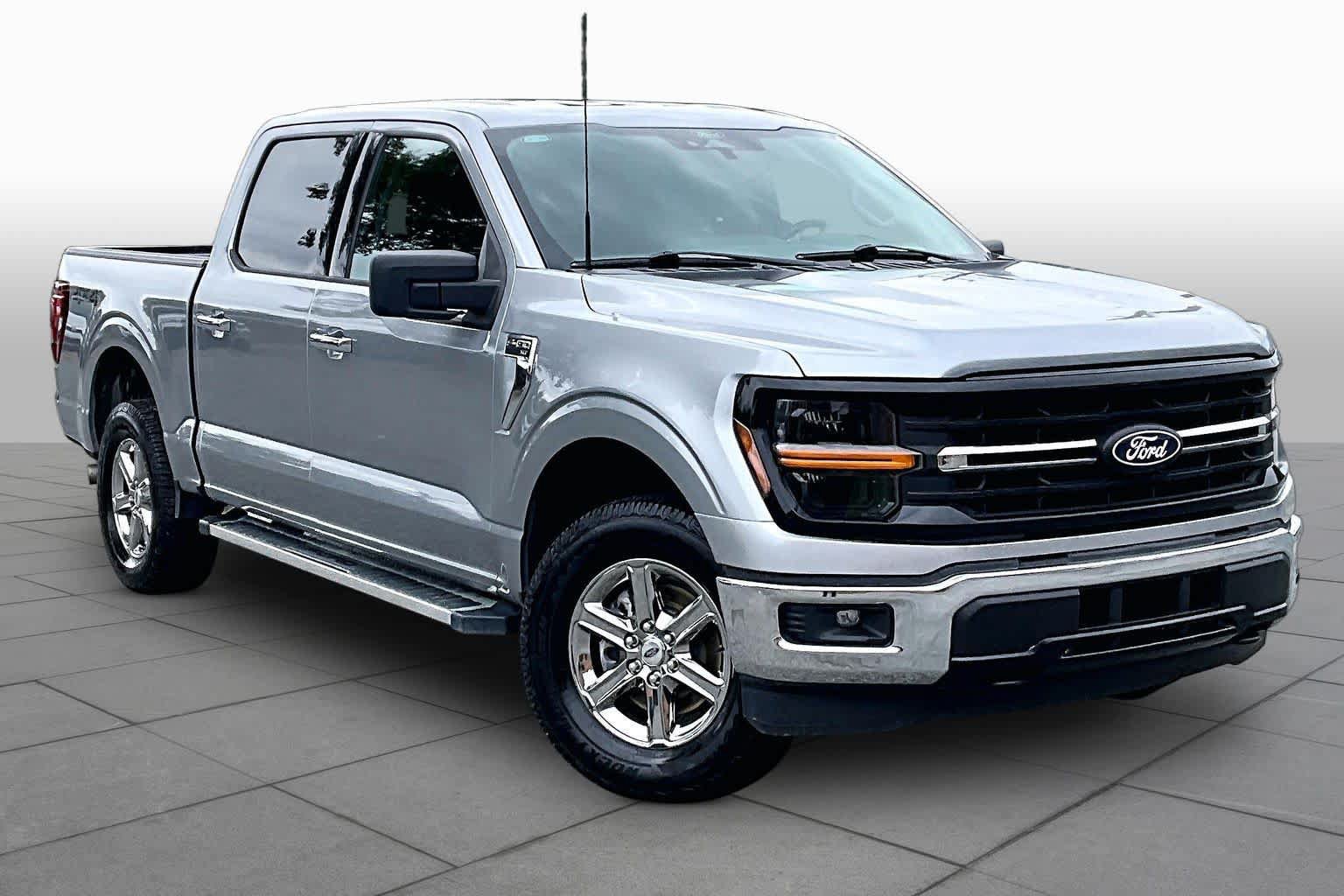 Used 2025 Ford F150 XLT w/ Equipment Group 301A Standard AWD/4WD image 3