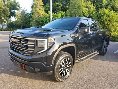 Used 2025 GMC Sierra 1500 AT4 w/ AT4 Premium Package AWD/4WD image 2
