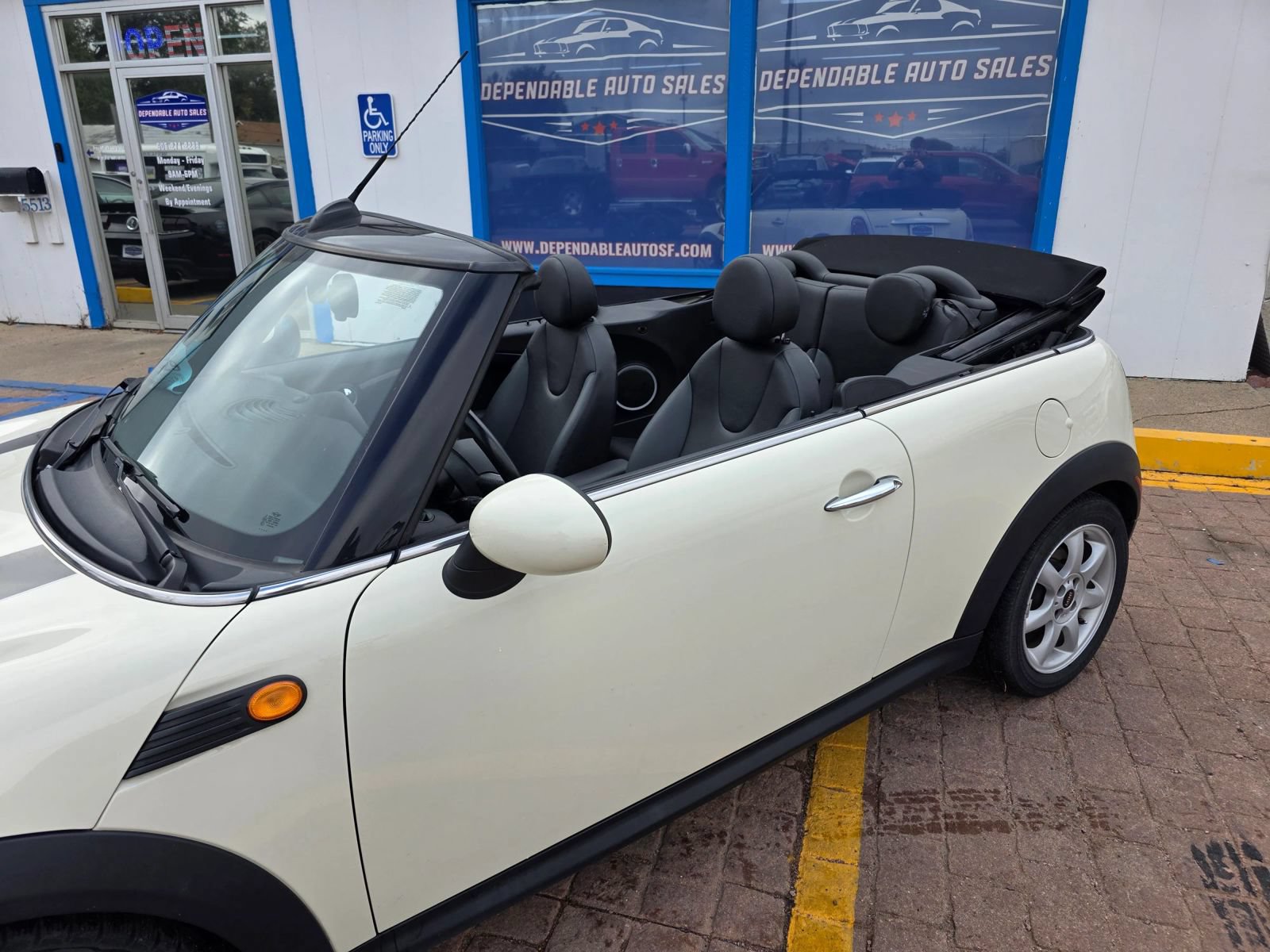 Used 2010 MINI Cooper Convertible w/ Cold Weather Pkg FWD image 18
