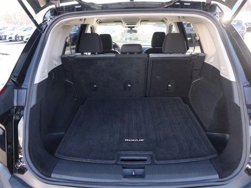 Certified 2023 Nissan Rogue SV image 7