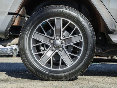 Used 2022 Jeep Wrangler Unlimited Sahara image 16