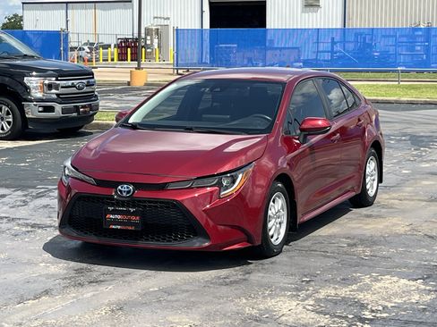 Used 2022 Toyota Corolla LE FWD image 3