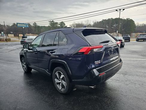 Used 2021 Toyota RAV4 SE w/ Weather & Moonroof Package image 5