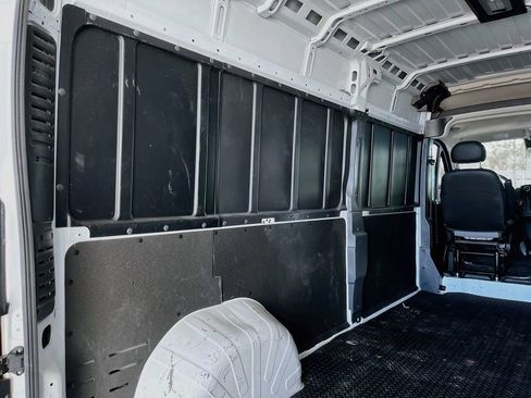 Used 2024 RAM ProMaster 2500 w/ Safety Group FWD image 25