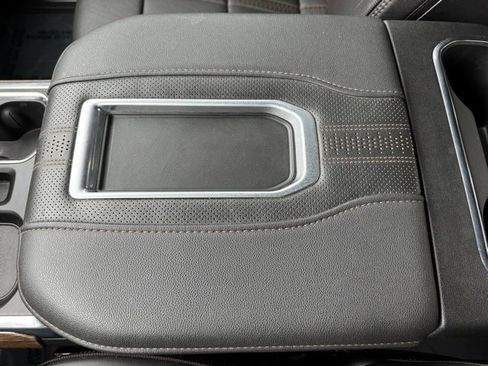 Certified 2022 Chevrolet Silverado 1500 High Country w/ Technology Package image 19