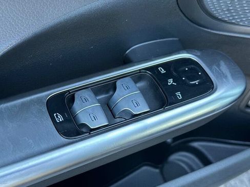 Used 2024 Mercedes-Benz C 300 4MATIC Sedan image 14