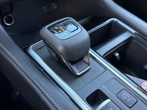 Used 2024 Nissan Pathfinder SV AWD/4WD image 31