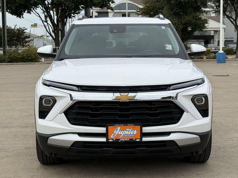 Certified 2024 Chevrolet TrailBlazer LT w/ LT Cold Weather Package FWD image 9