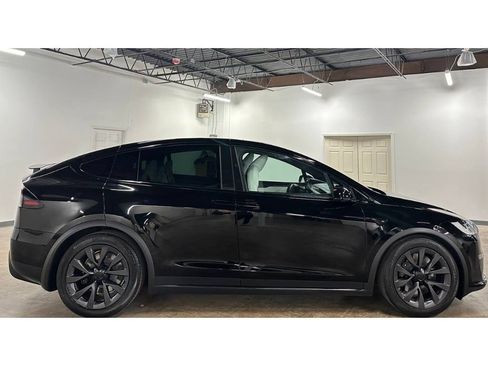 Used 2024 Tesla Model X AWD/4WD image 11