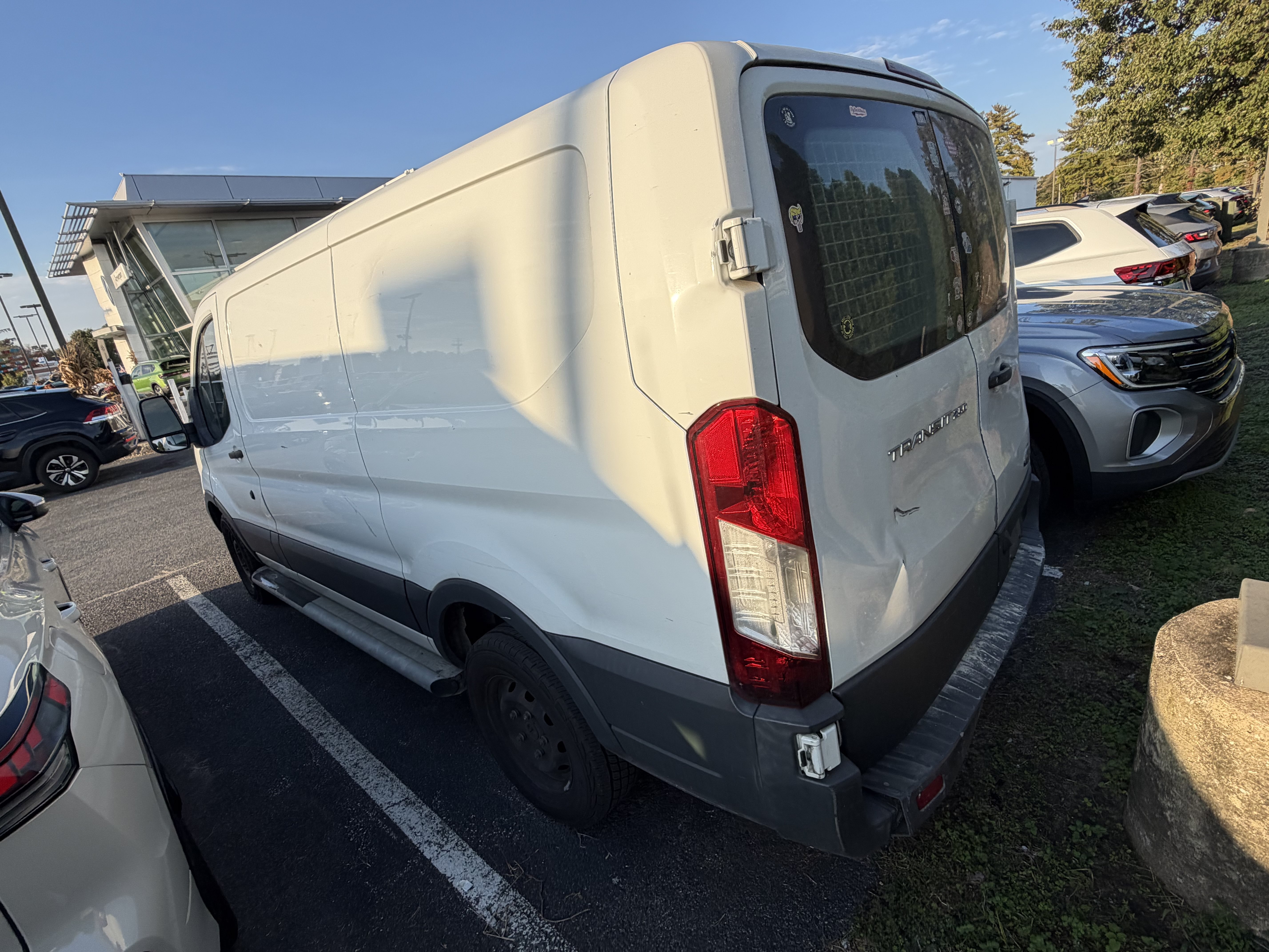 Used 2018 Ford Transit 250 130 Low Roof w/ Exterior Upgrade Package RWD image 14