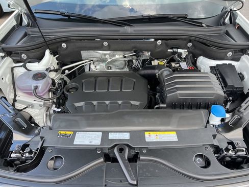 New 2026 Volkswagen Atlas Cross Sport SE FWD image 11