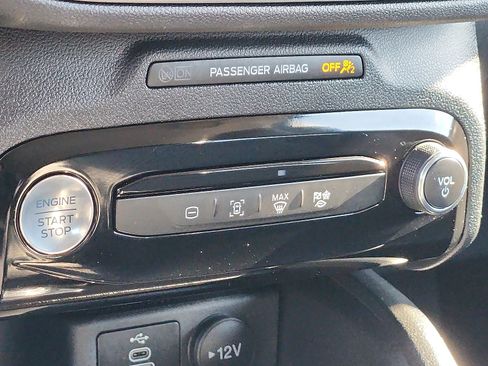 Used 2025 Ford Escape SE image 16