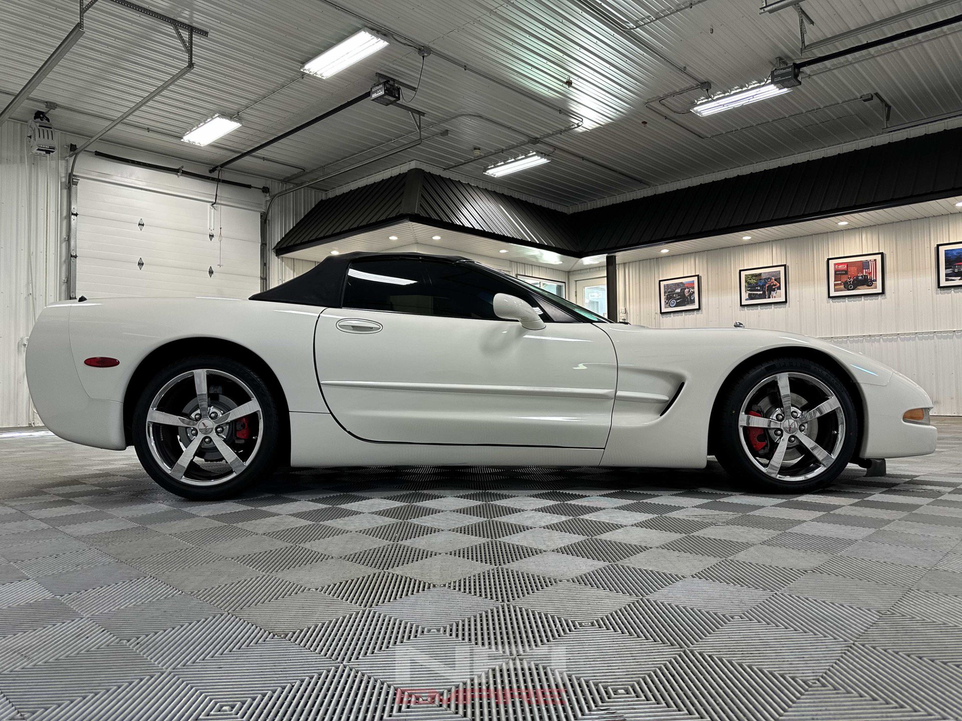 Used 2003 Chevrolet Corvette Convertible w/ Preferred Equipment Group1 RWD image 26