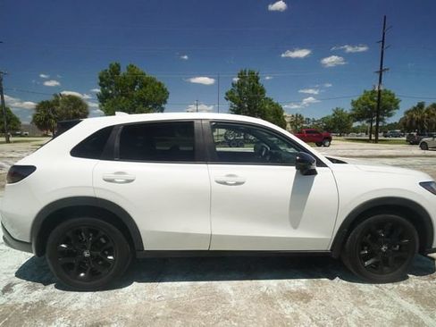 Used 2024 Honda HR-V Sport image 2