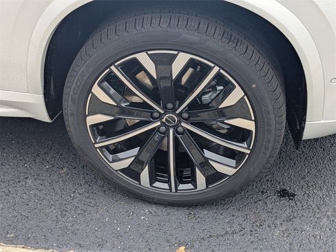 New 2026 Volvo XC90 T8 Plus w/ Protection Package Premier image 11