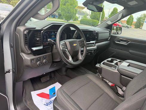 Used 2023 Chevrolet Silverado 1500 LT w/ Convenience Package II AWD/4WD image 10