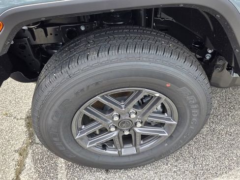 New 2026 Jeep Gladiator Sport AWD/4WD image 5