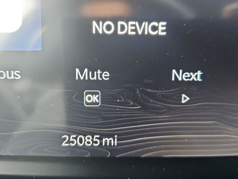 Used 2023 Jeep Grand Cherokee Limited w/ Black Appearance Package AWD/4WD image 8