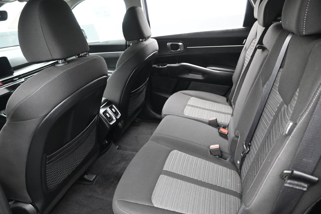 Used 2025 Kia Sorento LX FWD image 24